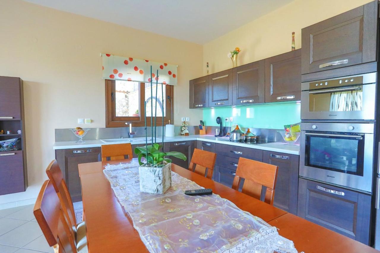 Villa Dersea أخارافي المظهر الخارجي الصورة