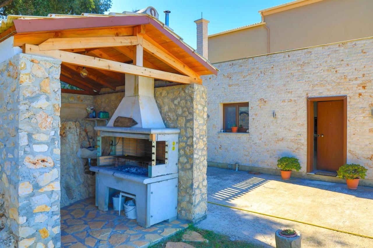 Villa Dersea أخارافي المظهر الخارجي الصورة